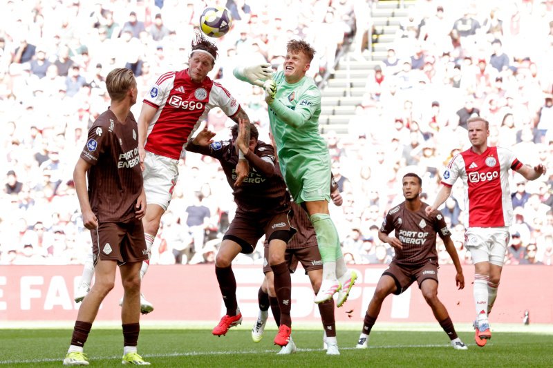 Koeman jr. in duel met Ajax