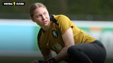 Daniëlle de Jong actief op een training