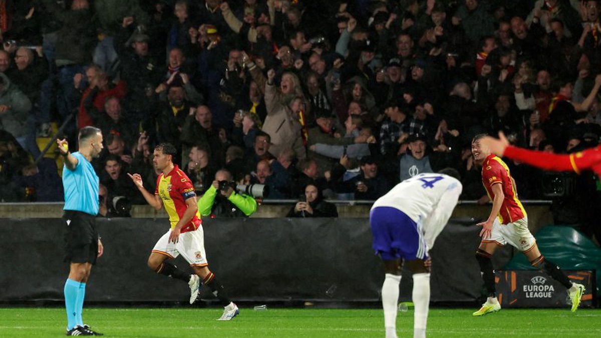 Go Ahead Eagles schokt Europa: Deventer davert na zege op Aston Villa