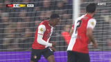 Feyenoord heeft zaterdagavond vrij gemakkelijk afgerekend met Vitesse.