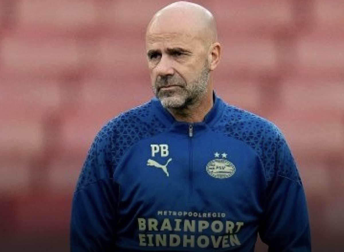 📸 Trainer Peter Bosz ziet in Kiliann Sildillia een ideale versterking voor de rechtsbackpositie bij PSV.