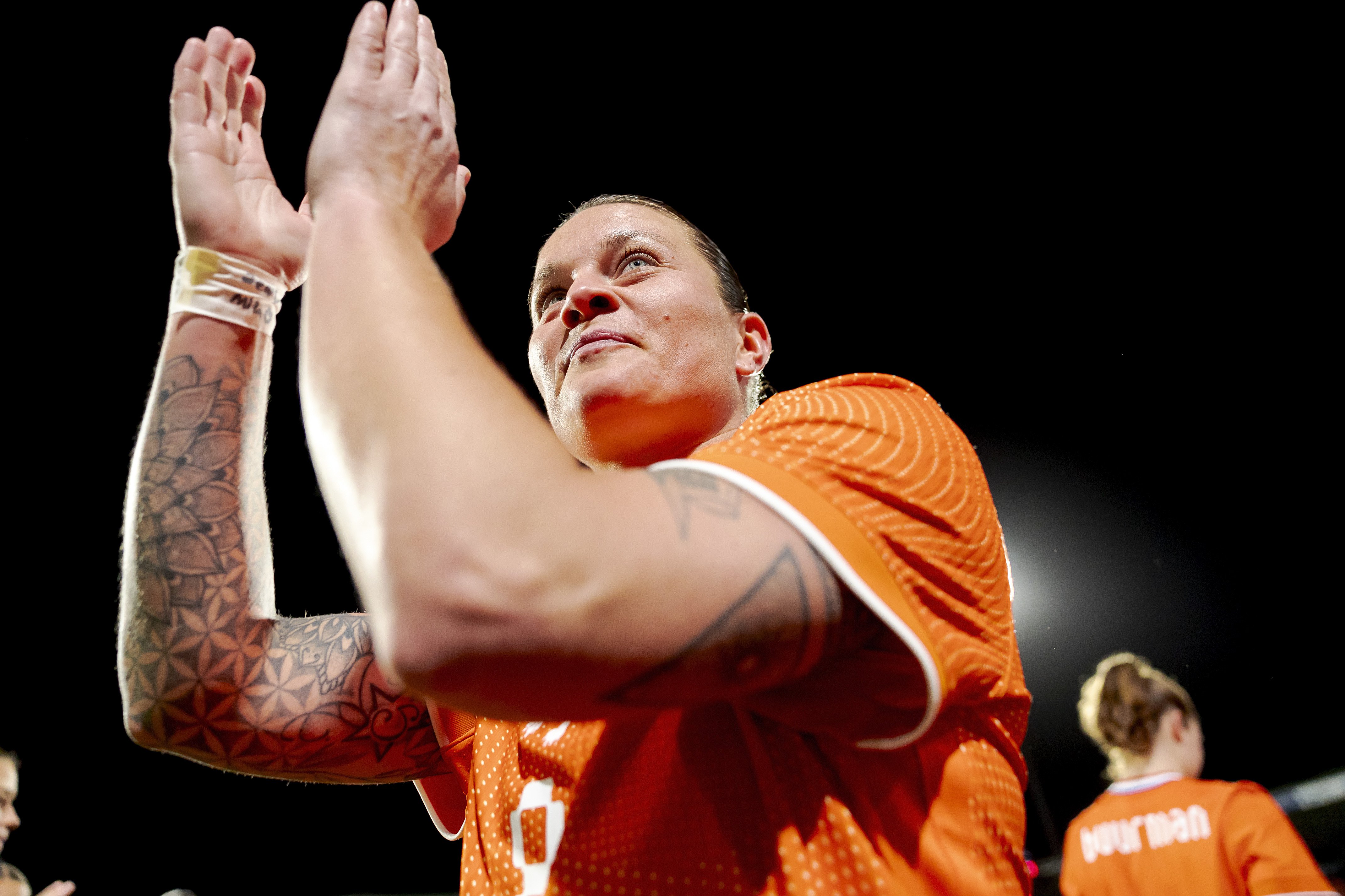 Recordinternational Sherida Spitse zwaait af bij Oranje met een 1-0 overwinning op Canada: een passend slot van een glansrijke interlandcarrière.