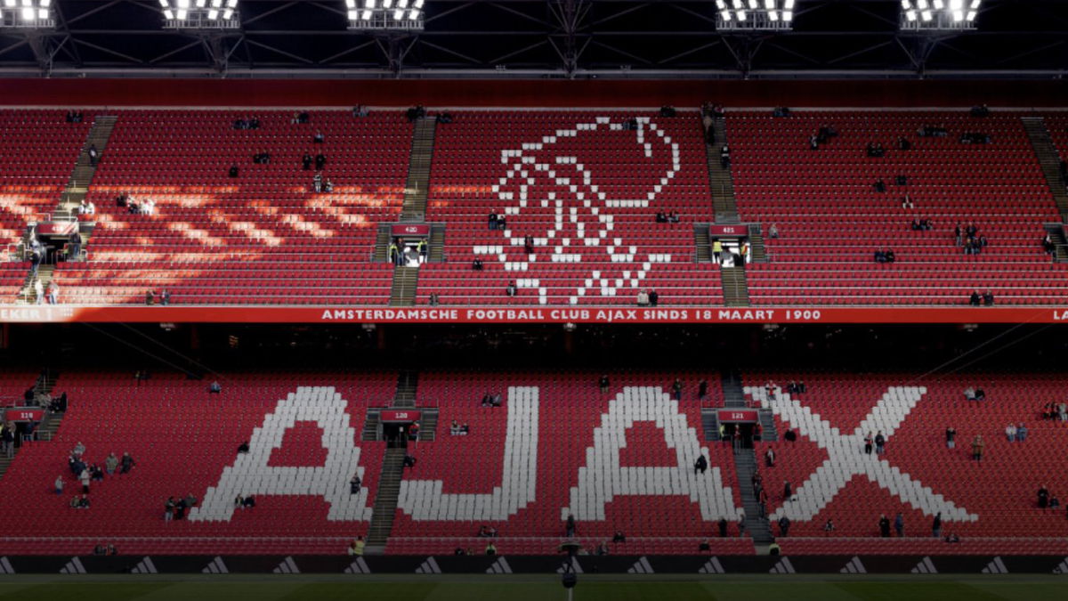 De Johan Cruijff Arena: waar de druk oploopt en Ajax toewerkt naar belangrijke veranderingen binnen de organisatie.
