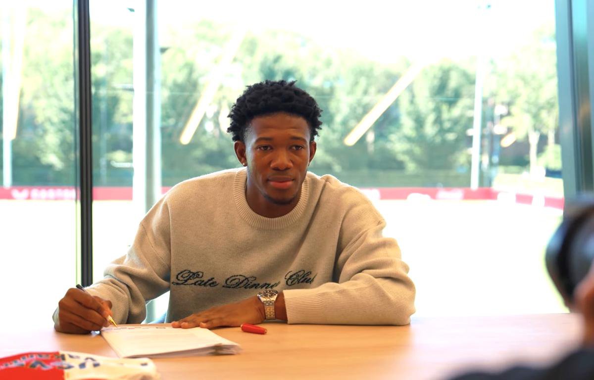 Gaoussou Diarra zet zijn handtekening onder een meerjarig contract bij Feyenoord. De 22-jarige aanvaller uit Mali beleeft daarmee een droomtransfer naar de Eredivisie.