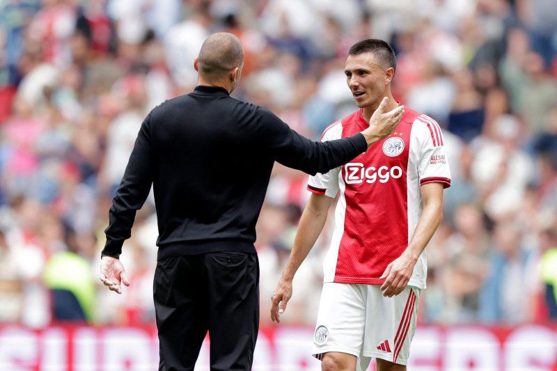 Heitinga en Berghuis Ajax 