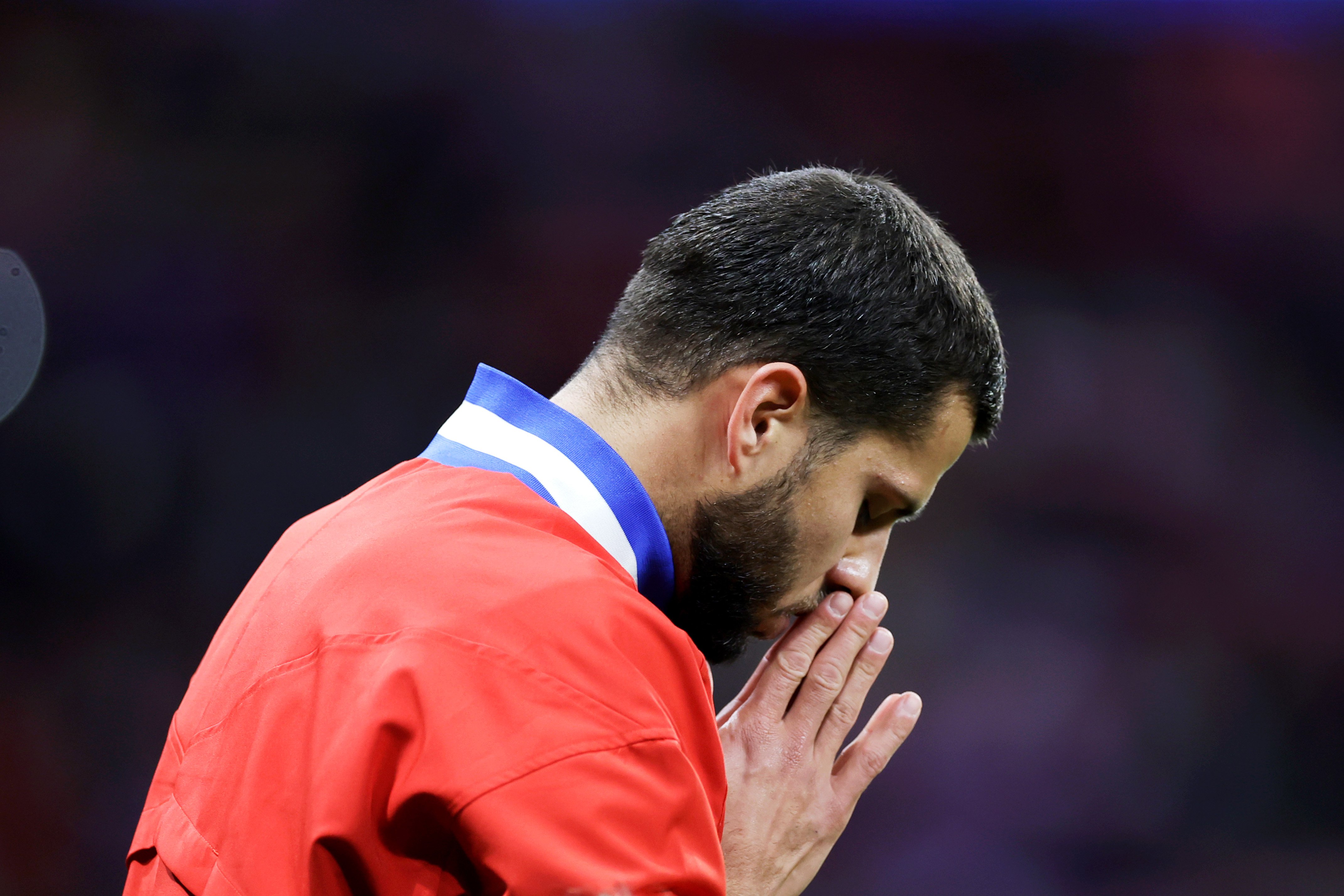 Dávid Hancko in het shirt van Atlético Madrid. De Slowaakse verdediger draagt nog altijd Feyenoord met zich mee via zijn bijzondere scheenbeschermers.