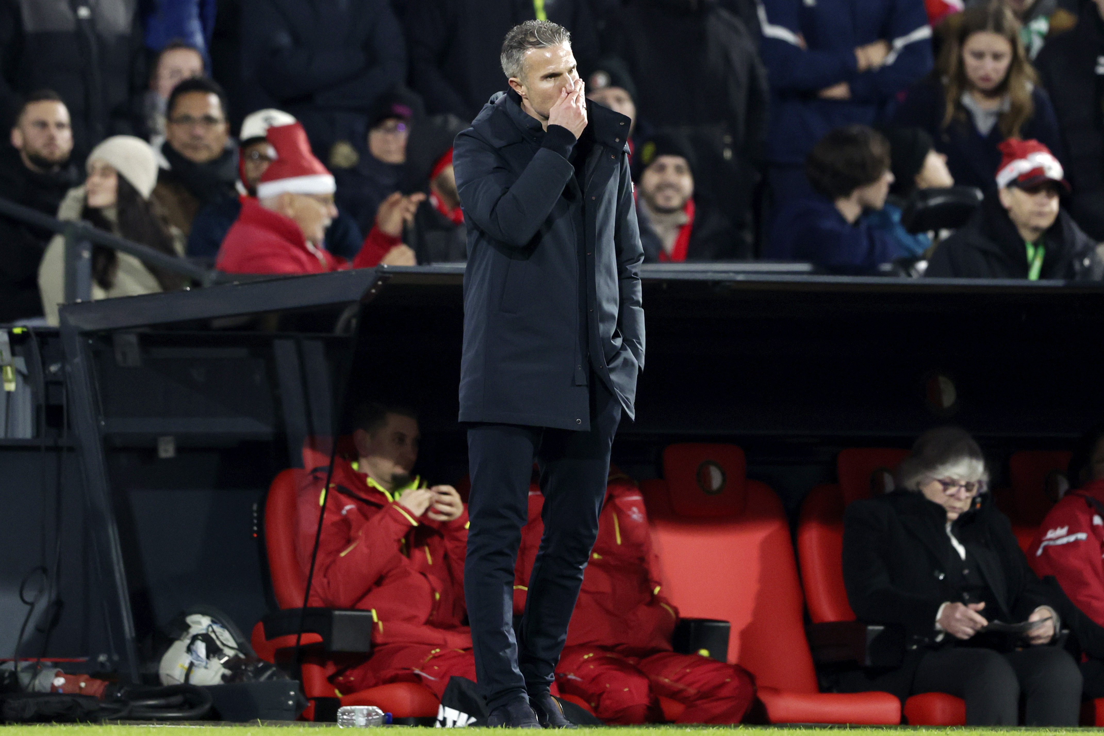 Voor Robin van Persie stapelen de problemen zich op. 